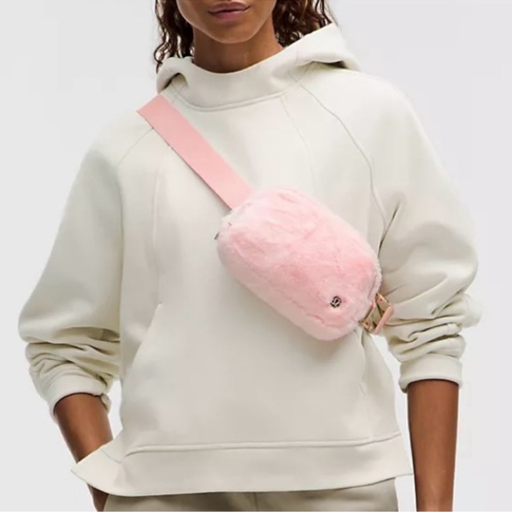 NWT Lululemon Plush Fleece Everywhere Belt Bag in Strawberry Milkshake